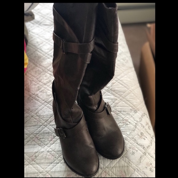 Boots - Picture 2 of 3